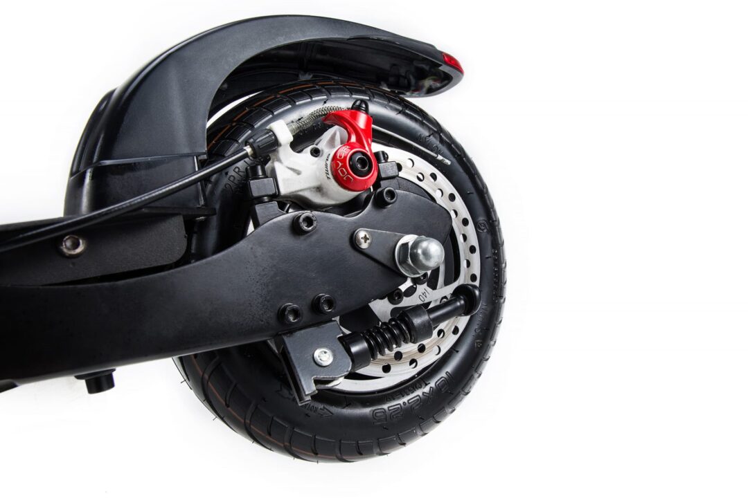 Urban XL Electric Scooter Urban XL Elektro-Roller-Serie sind von Grund auf entwickelt, um die stabilste und schnellste elektrische faltbare Roller auf der Straße zu sein. Mit großen 10-Zoll-Reifen, ein 19cm langes Stehbrett alle mit der Leistung eines 500W-Motors geben eine super stetige Fahrt mit der Geschwindigkeit von 25km/h unterstützt. Geschwindigkeit: 25 km/h
Reichweite: 40km
Ausstattung: 10" Räder